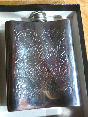 Hip flask alchemy - hip, pewter