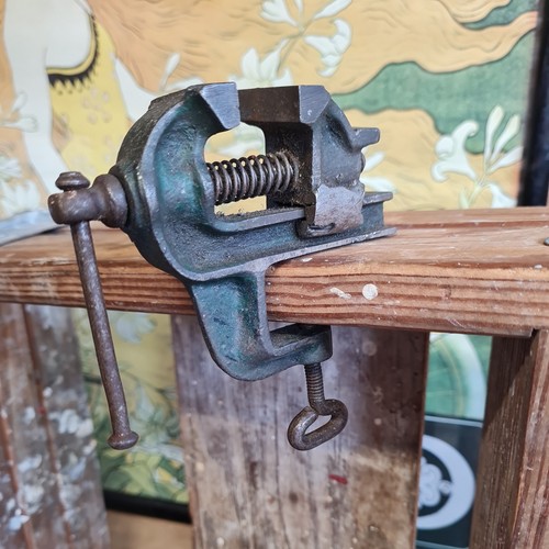 Vintage small vise - vintage, vise/vice