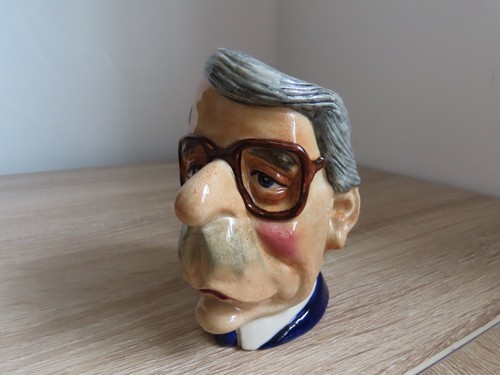 Spitting image kevin - spitting,