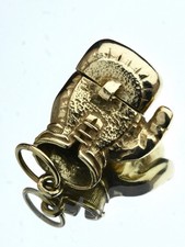 Unusual 9ct Yellow Gold Boxing