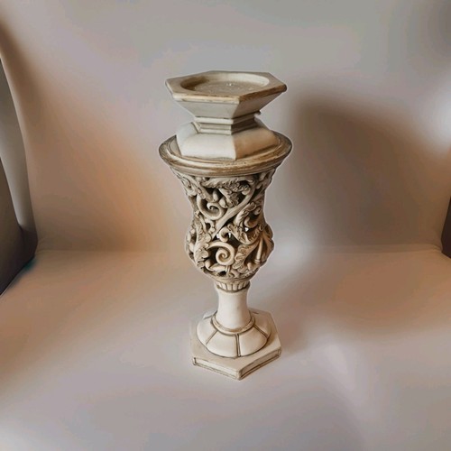 Vtg style ornate resin pillar - ornate,