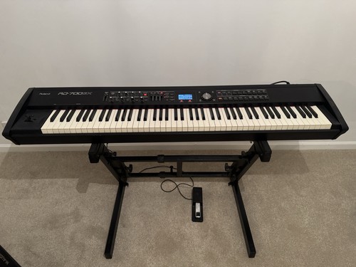 Roland 7000 stage - roland, gx