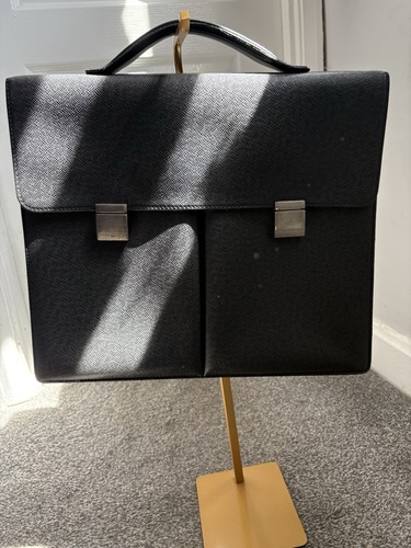 Louis vuitton black taiga - black,