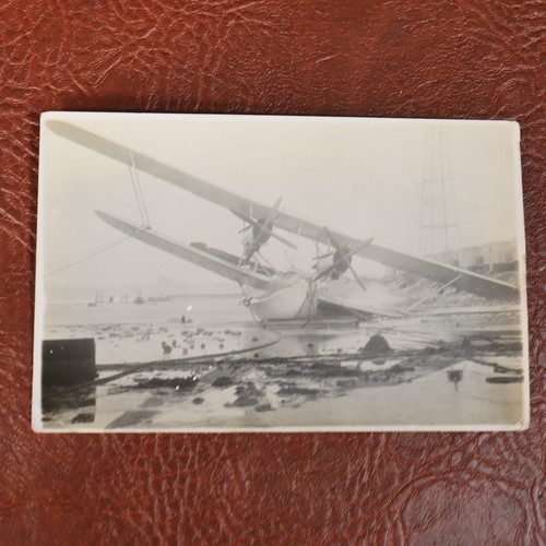 See plane flying boat - see,
