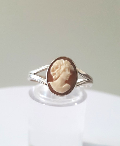 Gorgeous vintage real carved - gorgeous,