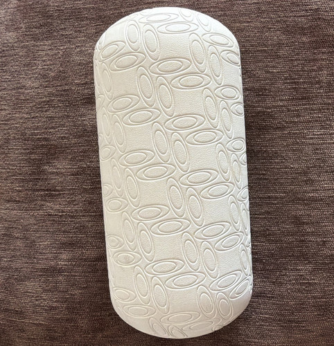 Oakley white hard shell - white,