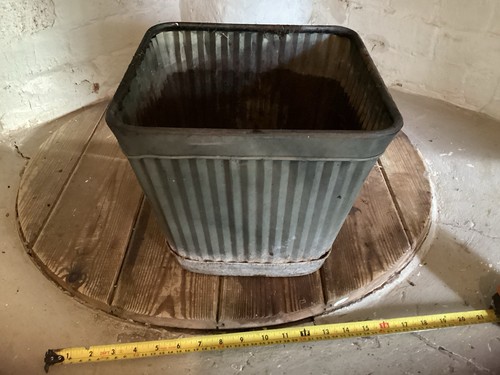 Vintage aged ribbed galvanised - aged,