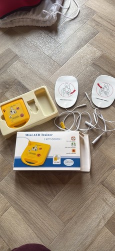 Mini aed trainer - mini,