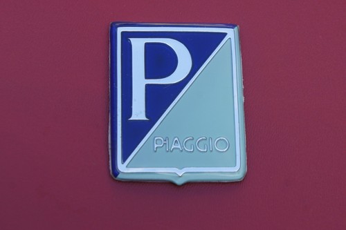 Vespa piaggio adhesive badge - vespa,