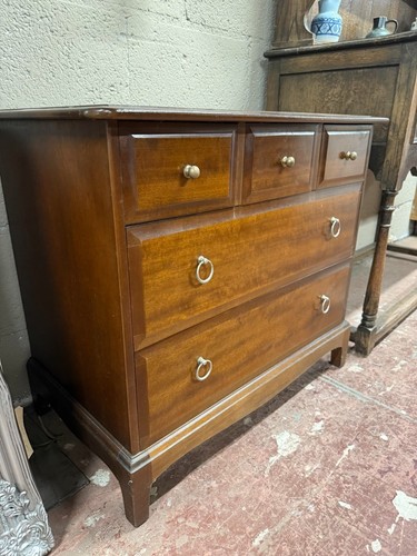 Stag chest drawers - of,