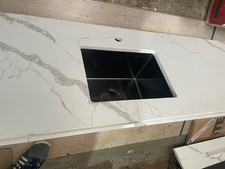 WHITE QUARTZ WORKTOP
