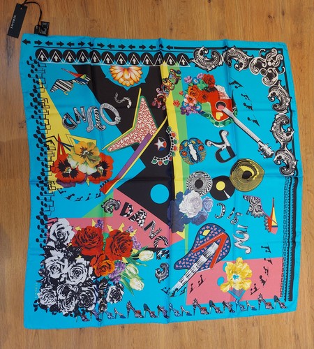 Bnwt versace 89x85cm patterned - versace,
