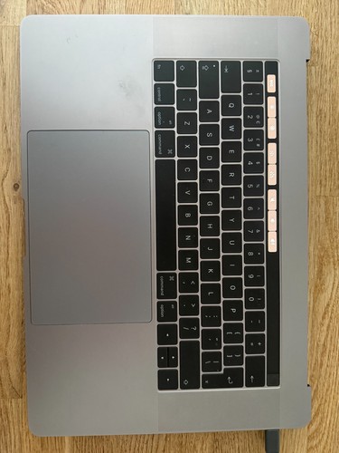 Working apple macbook pro - working, 15"