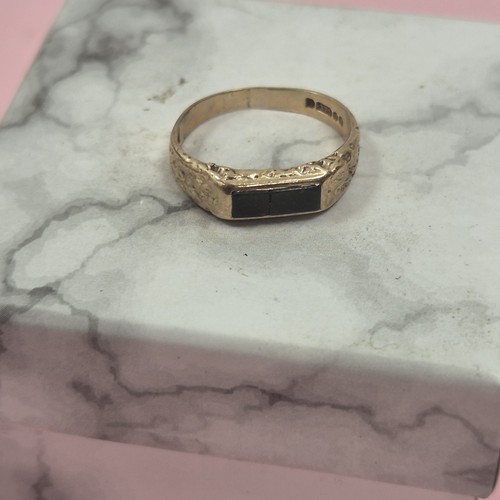 Vintage solid 9ct - 9ct, gold