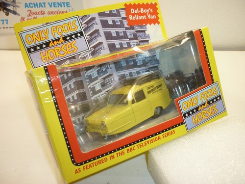 Lledo binding regal - 1/43,