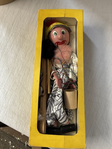 Pelham puppet old lady - pelham,