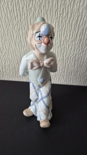 Clown figurine circus theme - figurine.,