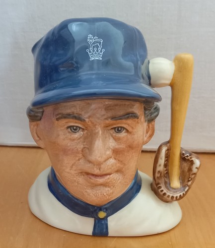 Royal doulton small character - royal,