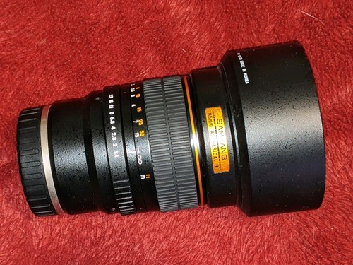Samyang 85mm as - f/1.4, umc