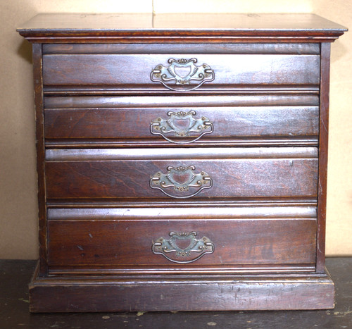 Small vintage chest drawers - small, of