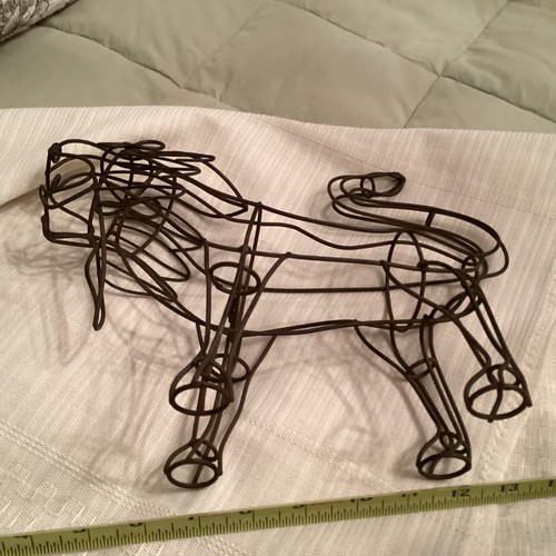 Wireframe lion sculpture - wireframe,