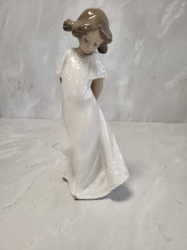 Nao lladro shy - lladro, young
