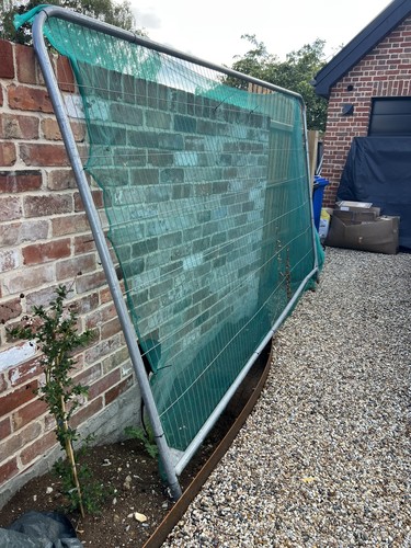 Heras mesh fencing site - heras,