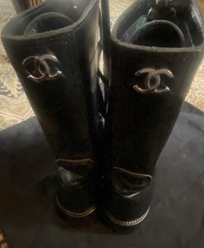 Authentic black chanel combat - authentic,