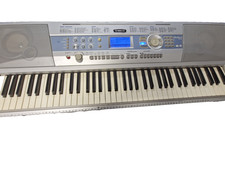 Yamaha Portable Grand DGX-200