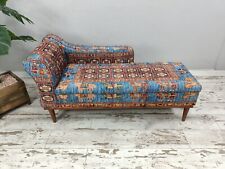 Upholstered chaise, Storage
