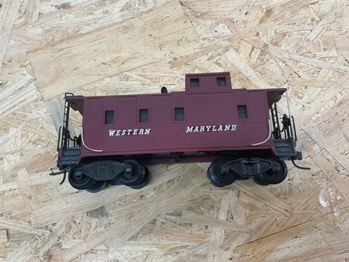 Lionel gauge caboose rolling - o,