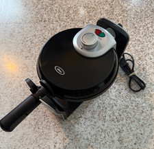 Oster CKSTWFBF10W-ECO Black Titanium Infused DuraCeramic Flip Waffle Maker Clean