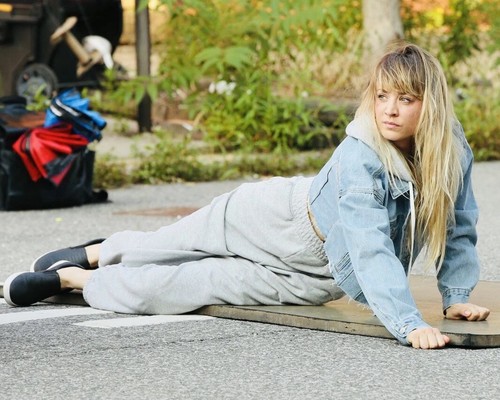 Kaley cuoco photo 8x10 - kaley,
