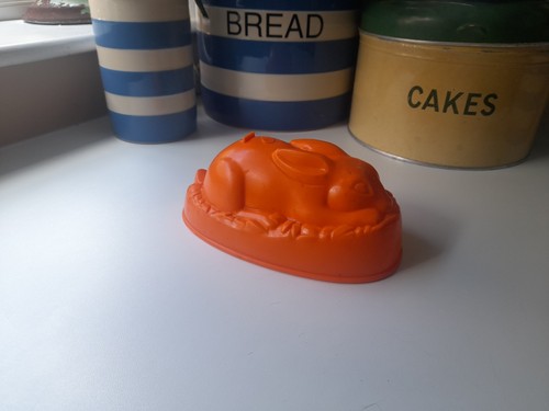 Vintage plastic orange - orange, rabbit