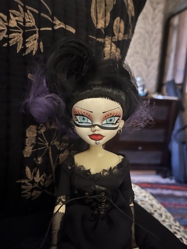 Bleeding edge goth doll raven - doll,