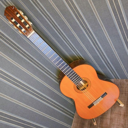 Yamaha classical guitar - gc-3,