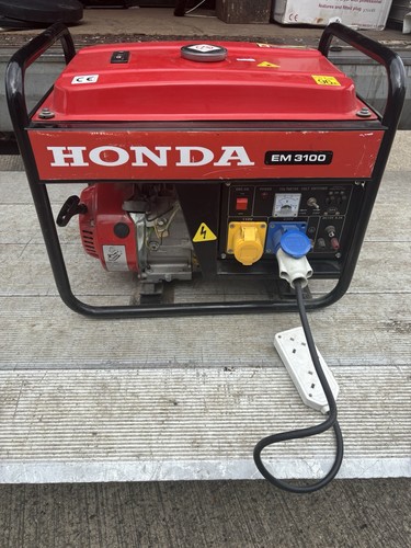 Red honda em3100 petrol - red,