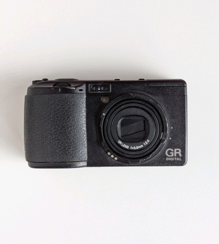 Ricoh digital camera 1mp - ricoh, gr