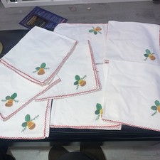 Eight 8 Vintage Linen Table