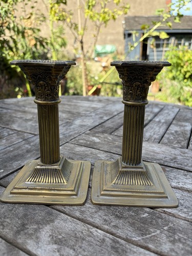 Pair corinthian column - pair,