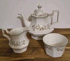 JOHNSON BROTHERS ETERNAL BEAU