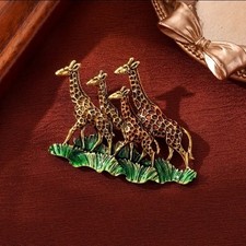 Giraffe Family Brooch - Metal