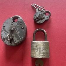 Chubb 479 Padlock Heavy Duty with one key & 2 others in original used condition 