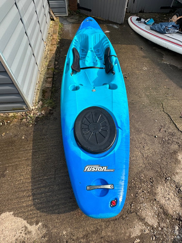Pyranha fusion sit top - pyranha,