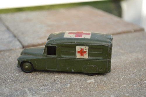 Dinky toys military ambulance - dinky,
