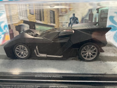 Batman automobilia definite - batman,