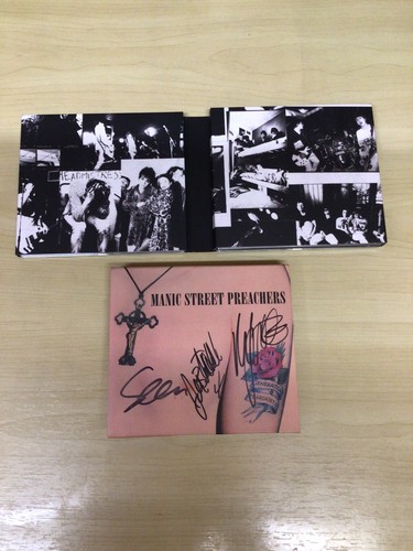 Signed manic street - signed-manic,