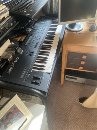 Yamaha v50 synthesizer key - yamaha,
