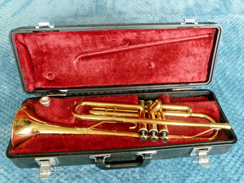 Yamaha ytr1335 trumpet - yamaha, with
