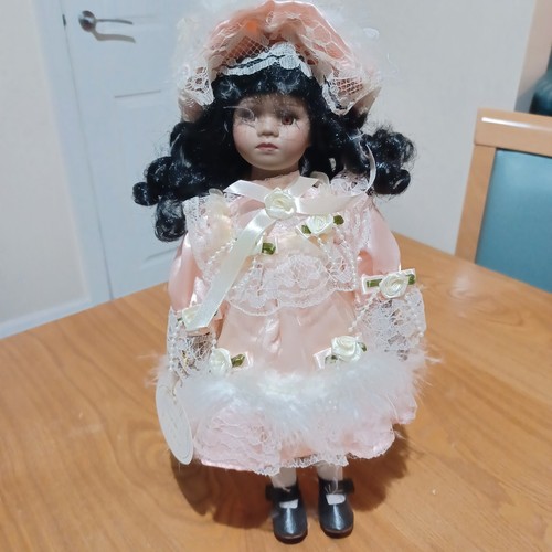 Porcelain collectors doll with - collectors,